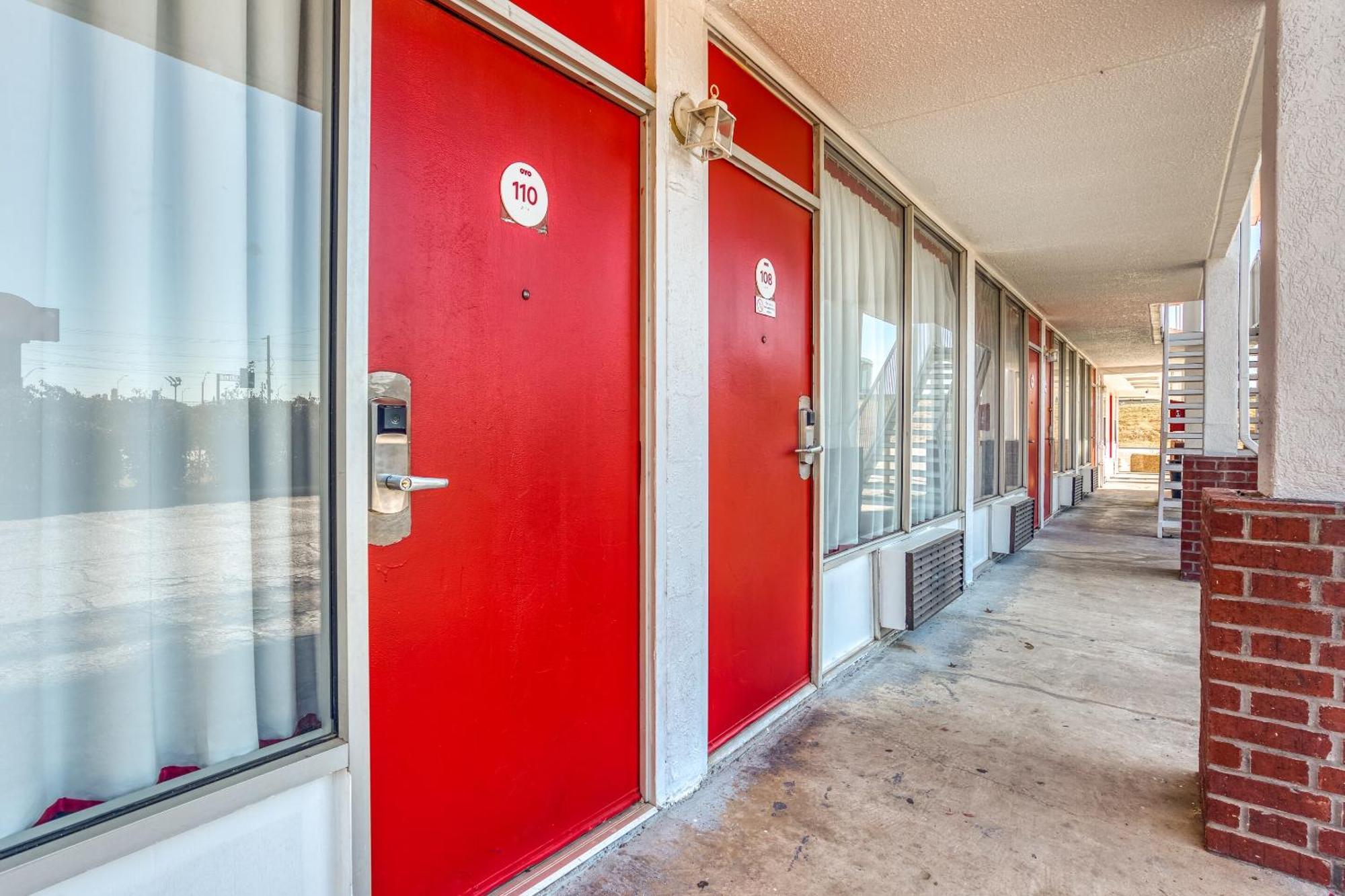 Oyo Hotel Waco University Area I-35 Экстерьер фото